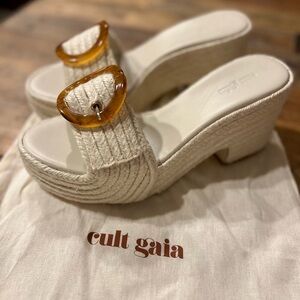 NWT✨ Cult Gaia Raffia Platform Heel | Size 40
